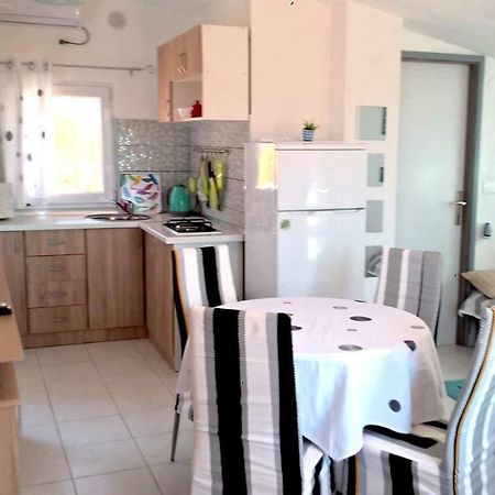 Apartment Kamelia Vir Extérieur photo