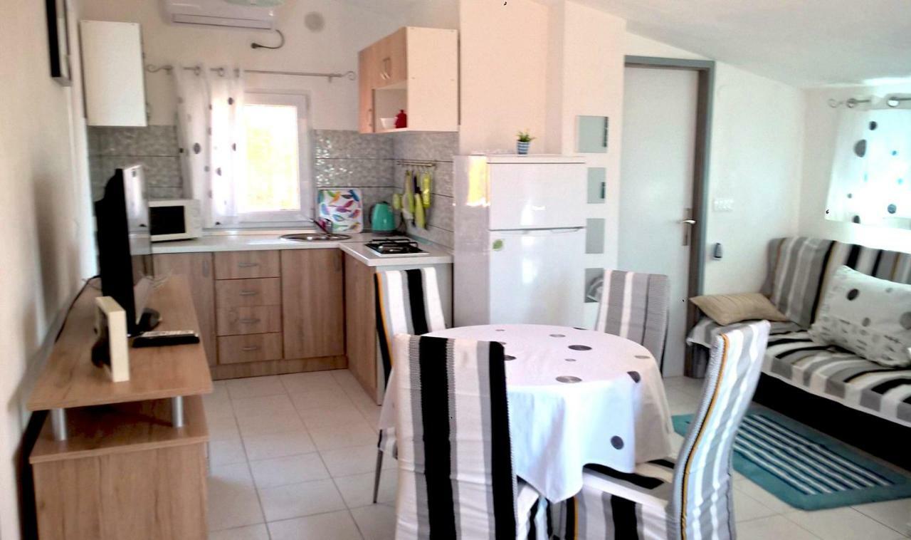 Apartment Kamelia Vir Extérieur photo