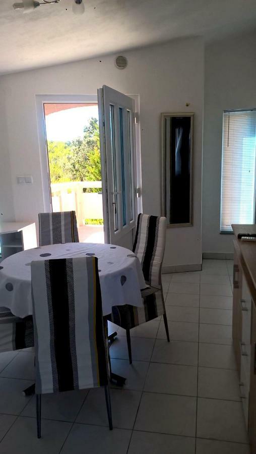 Apartment Kamelia Vir Extérieur photo