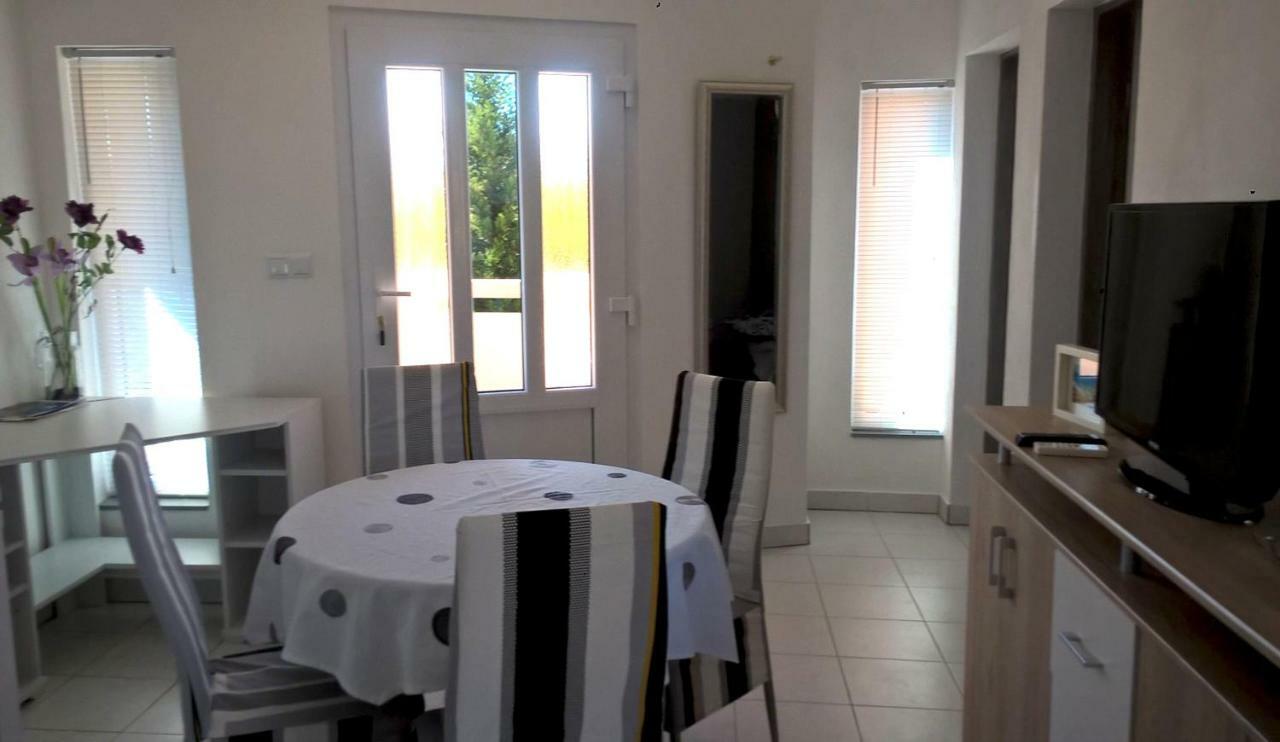 Apartment Kamelia Vir Extérieur photo